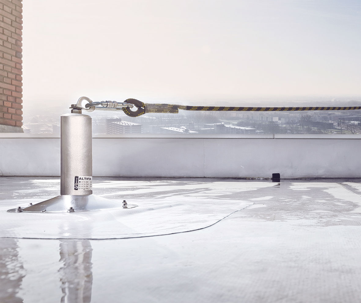 DISEÑO, INSTALACIÓN Y MANTENIMIENTO DE SISTEMAS FIJOS DE PROTECCIÓN CONTRA CAIDAS