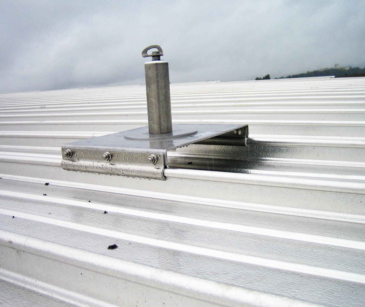 DISEÑO, INSTALACIÓN Y MANTENIMIENTO DE SISTEMAS FIJOS DE PROTECCIÓN CONTRA CAIDAS