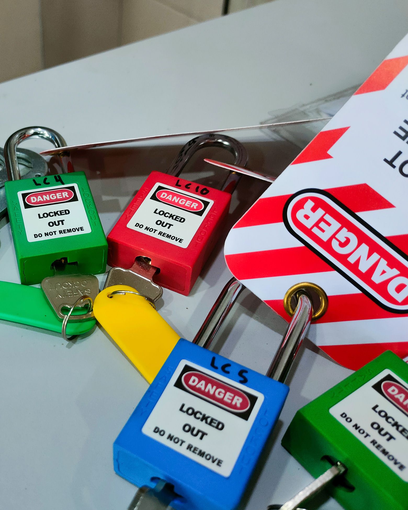 Bloqueo y Etiquetado (LOTO)